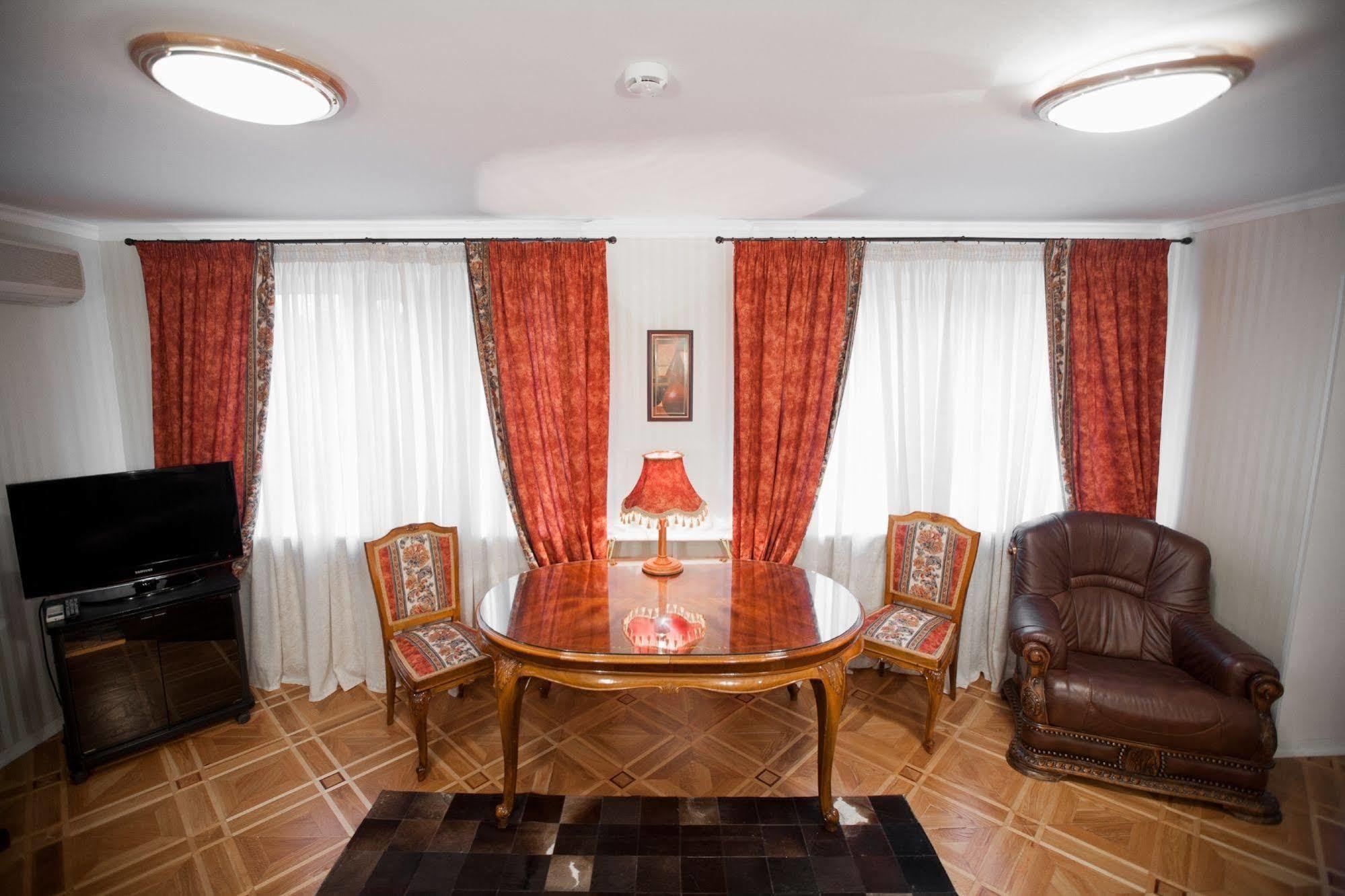 Togliatti Zvezda Zhiguley Hotel מראה חיצוני תמונה