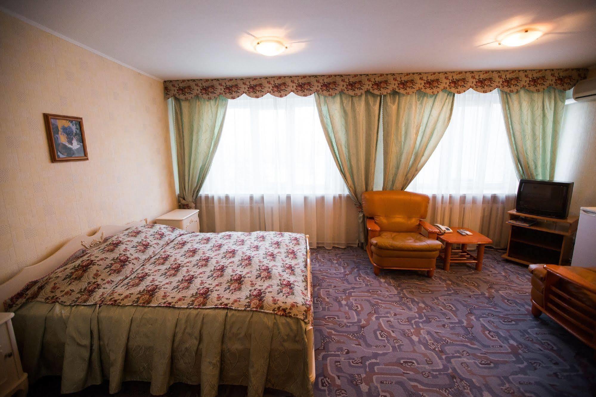 Togliatti Zvezda Zhiguley Hotel מראה חיצוני תמונה
